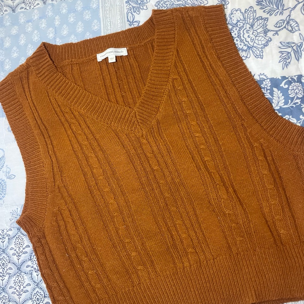 Zara Women's V-Neck Sweater Vest - Tan